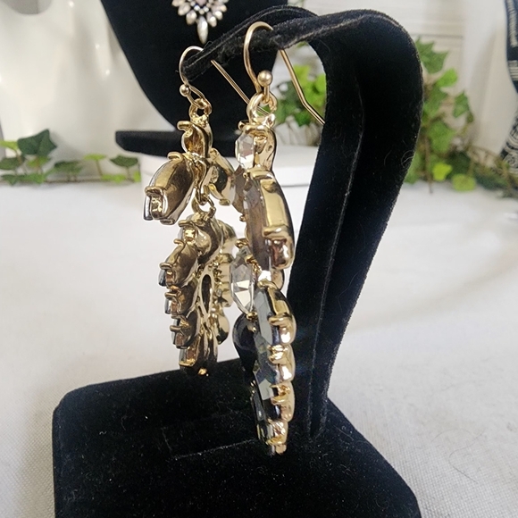 Statement Rope Rhinestone Floral Necklace Earrings Set - Picture 9 of 11